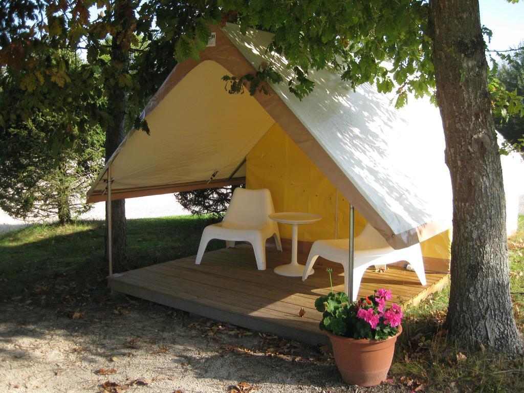 Camping Porte Des Vosges Бюльньевиль Номер фото